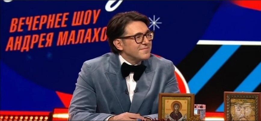 Стыдно и обидно за Малахова. Где найти ту метлу, которая выметет этот мусор с экранов? Уже неприлично стало слушать