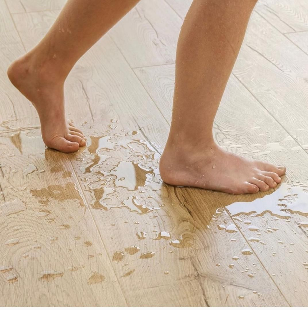 Много влаги на ламинате. Источник: www.pinterest.com