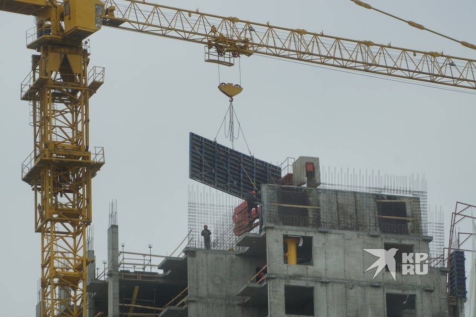    В Алапаевске, Североуральске и Серове построят многоквартирные дома для медиков и учителей Алексей БУЛАТОВ