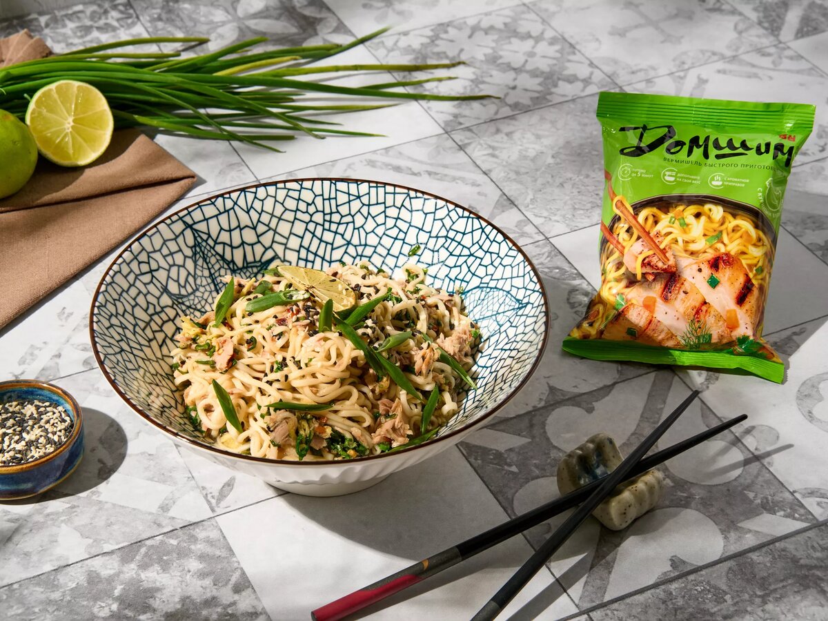 Лапша с тунцом в азиатском стиле