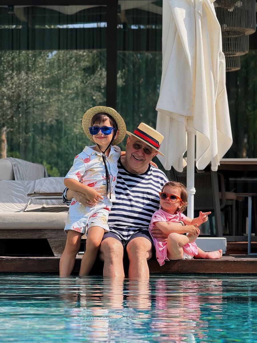 Евгений Петросян с сыном и дочерью. Фото: соцсети