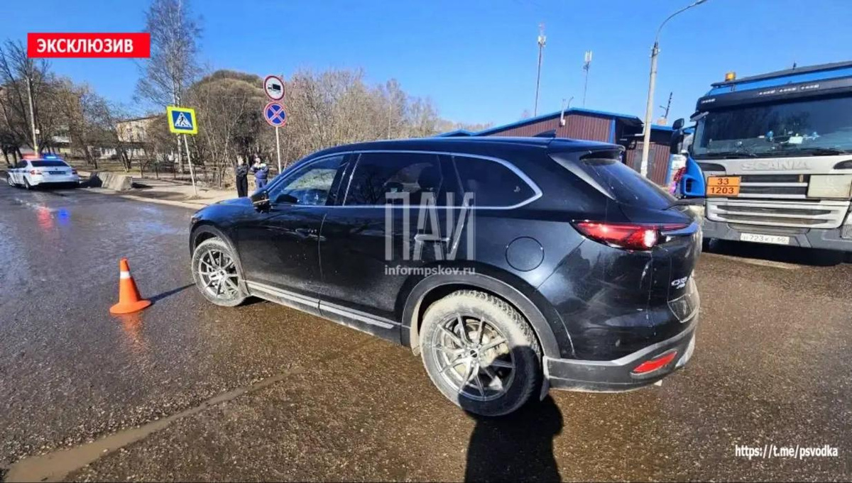 В Великих Луках на пешеходном переходе сбили пожилого мужчину. 17 марта. Фото: ПАИ