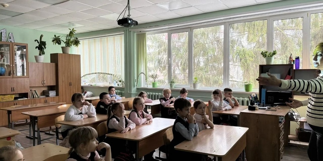 20 марта в школе №64 я провела два урока доброты — в 1А и в 6 классе