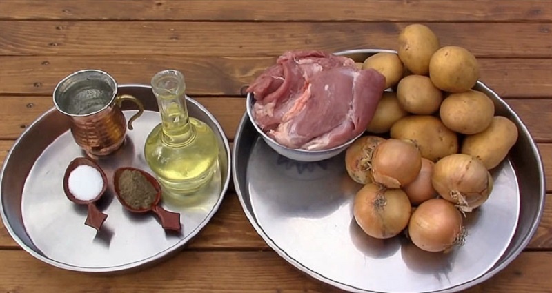 Картошка по-сибирски: домашний рецепт с мясом и луком, который превзойдет шашлык