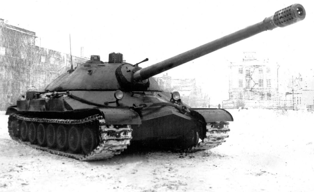 Тяжелый танк ИС-7
Источник war-book.ru