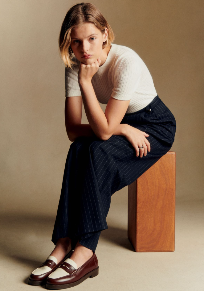 Лоферы с миндалевидным носком на плоской подошве — новая база обуви 2026 вместо белых кед