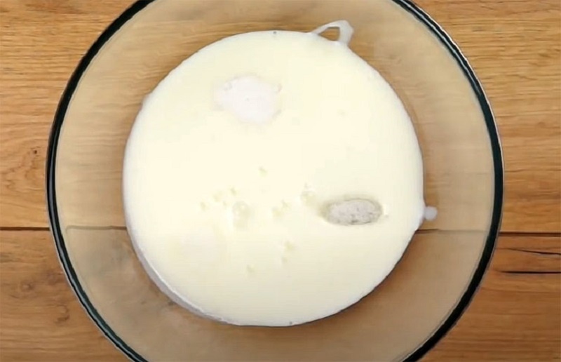 Сырные треугольники на кефире: выпекаем быстрый домашний хлеб с начинкой