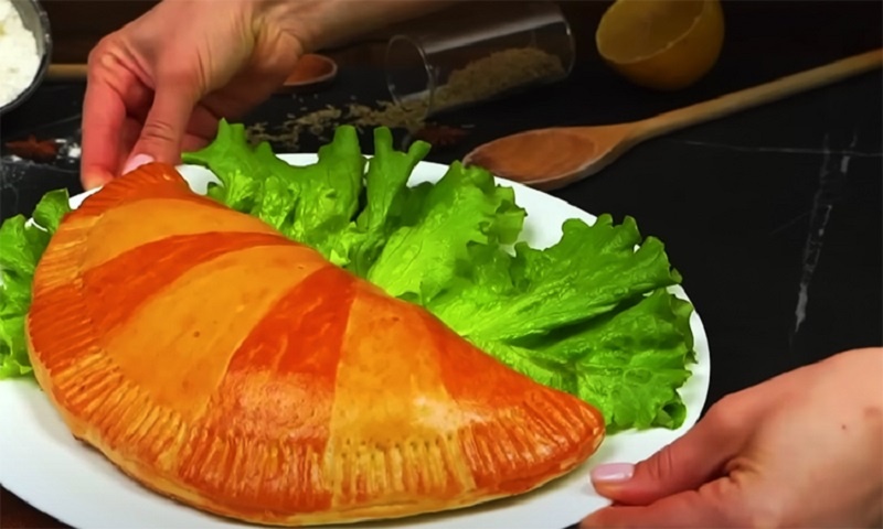 Готовим дома настоящий Кальцоне — быстрый итальянский пирог из того, что под рукой 