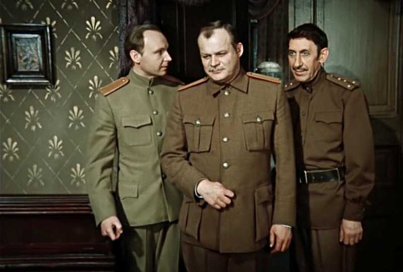 СЛУХИ ГРОЗНЫЕ, УЖАСНЫЕ, НАСТУПАЮТ БАНДЫ КРАСНЫЕ!