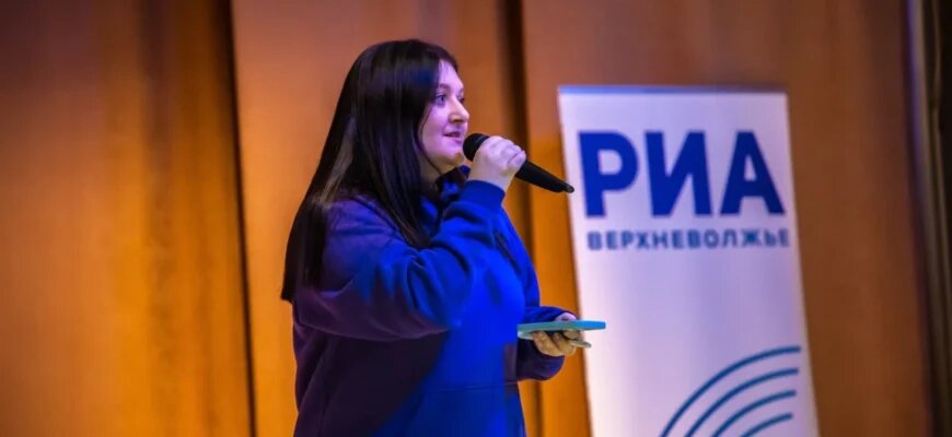    Дарья Амосова, бывший главный редактор «Tverlife» и действующий сотрудник отдела развития Тверского ТЮЗа, в интервью для сайта Школы журналистики имени Владимира Мезенцева при Центральном доме журналиста поделилась советами с начинающими коллегами: с чего начать делать первые шаги в профессии и как со временем прийти к руководящей должности. Владислава Бондарь