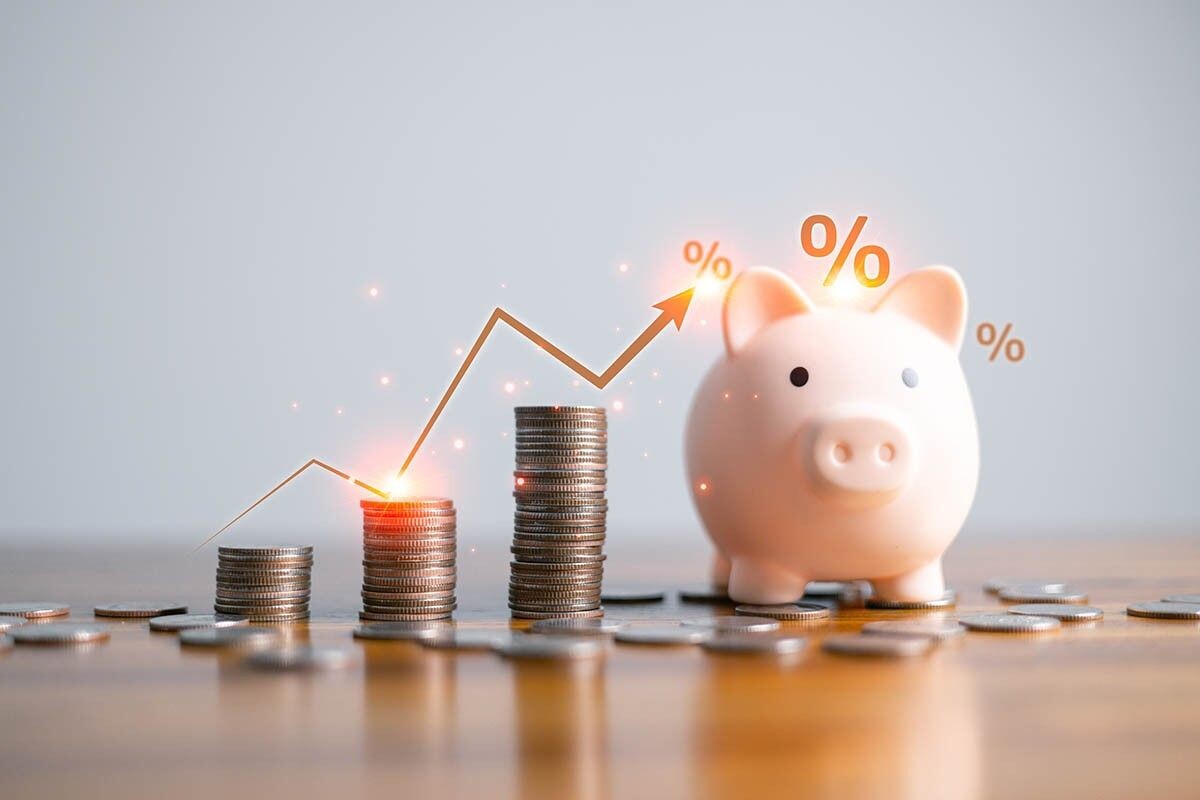 Когда компания получает прибыль, она платит с нее налог. Но когда прибыль распределяют дивидендами, с них нужно платить еще НДФЛ. Источник: jd8 / Shutterstock / FOTODOM📷
