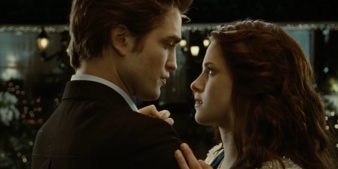 "Сумерки". Почему книга - это библия первой любви, а фильм - сборник неловких гифок