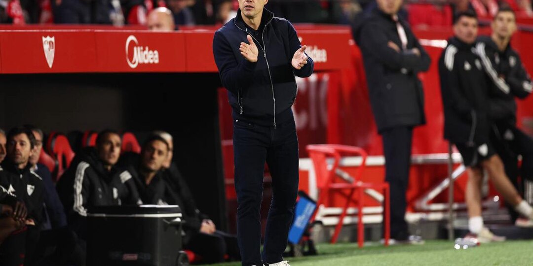 «Севилья» уволила главного тренера после проигрышей