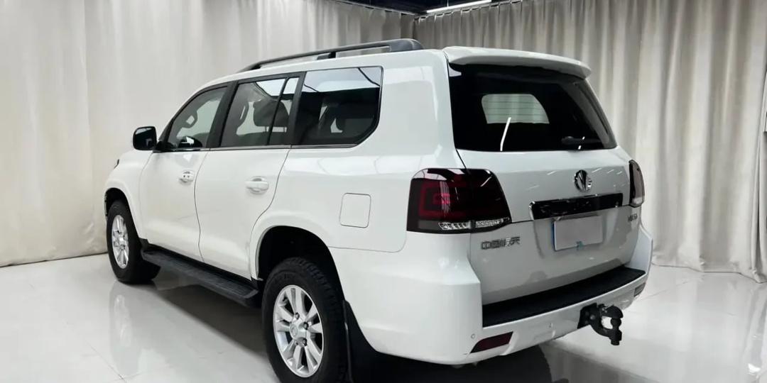 Редкий китайский рамный внедорожник L4600 с атмосферным V8 “Типа Land Cruiser”