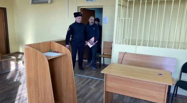    Прокуратура через суд просит досрочно прекратить полномочия главы Нежинского сельсовета Наби Османова