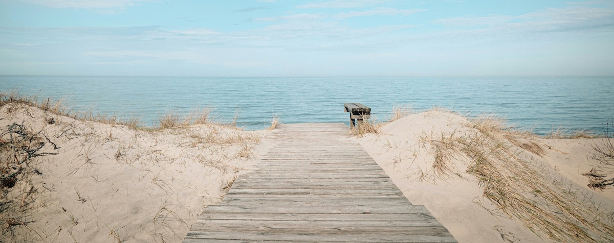 @Alexander Lunyov/Unsplash