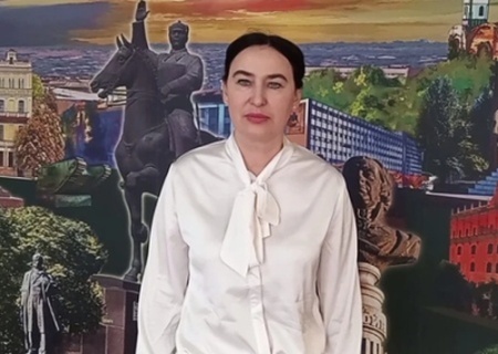    Яну Пащенко официально избрали мэром Луганска. Её конкурент не получил ни одного голоса