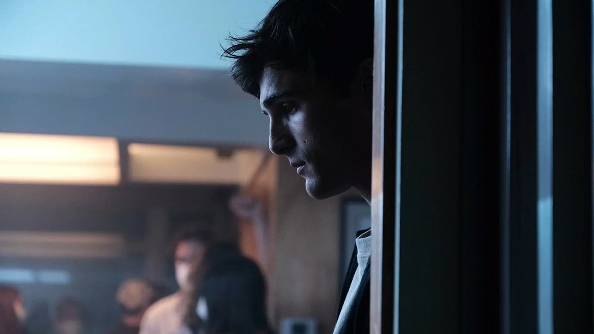    Кадр из сериала Эйфория, режиссер Сэм Левинсон, Пиппа Бьянко, Августин Фриззелл и др., HBO