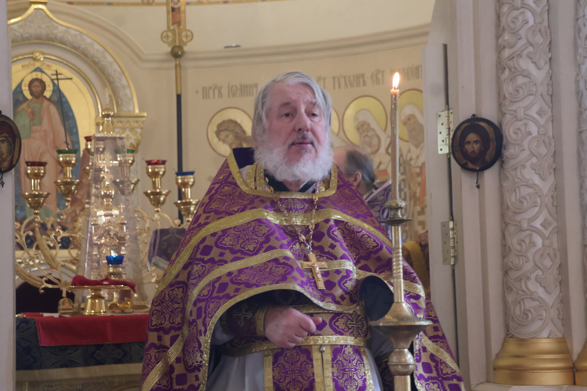 Отец Александр Копяткевич. Родительская суббота. 21 марта 2026. Храм святителя Иова. Две фотографии