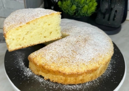 Проще простого : быстрый пирог на сметане в духовке