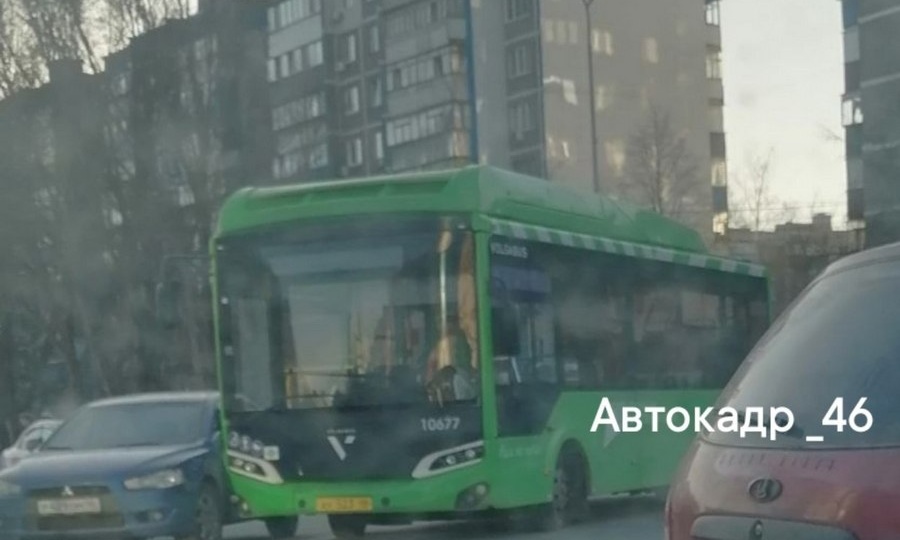 В Курске попал в аварию автобус