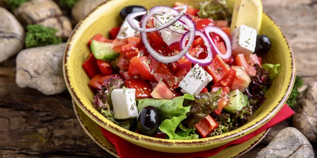 Постный греческий салат с тофу