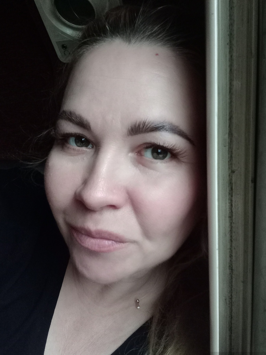 Может ресницы снова нарастить?)