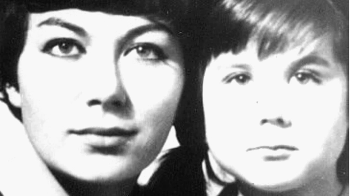 Эдита Пьеха опубликовала архивный кадр с дочерью. Фото: «spb.kp.ru»