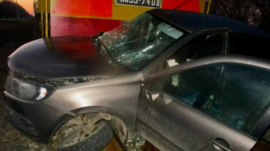 В Воронежской области следователи проводят проверку смертельного ДТП с тепловозом