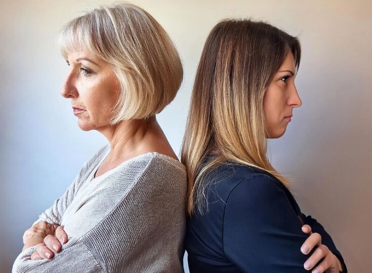 - Наташа, я тебя выселяю, - прямо с порога заявила бывшая свекровь