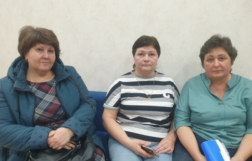 «Мама, где найти молока?»: сотни овец «съели» коров в битве за пастбище и завалили навозом улицы Зимовников