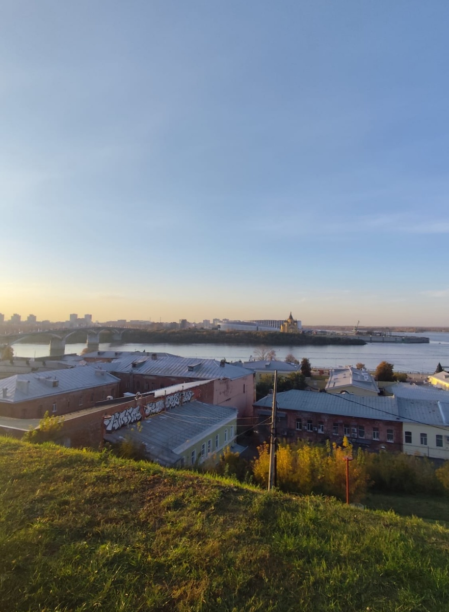 Вид с Верхневолжской набережной 