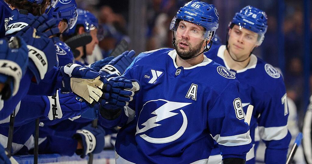 Российского лидера гонки бомбардиров признали лучшим игроком недели в НХЛ