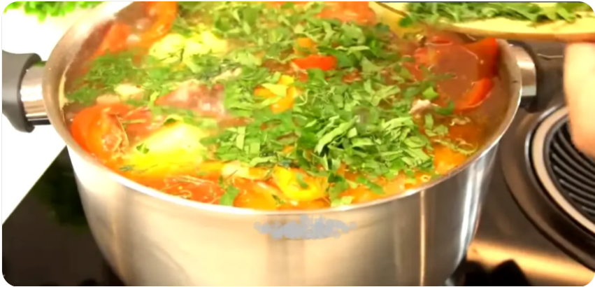 Как говорит мой папа: "Вкуснее супа просто нет!" Шурпа, всегда съедается до без остатка...