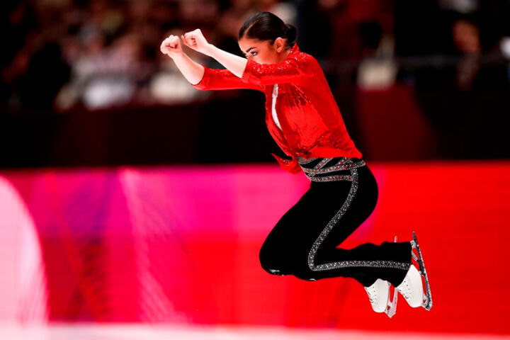 21 марта 2026 года, Санкт-Петербург. Несмотря на ошибку на четверном тулупе, Аделия Петросян заняла первое место в короткой программе.