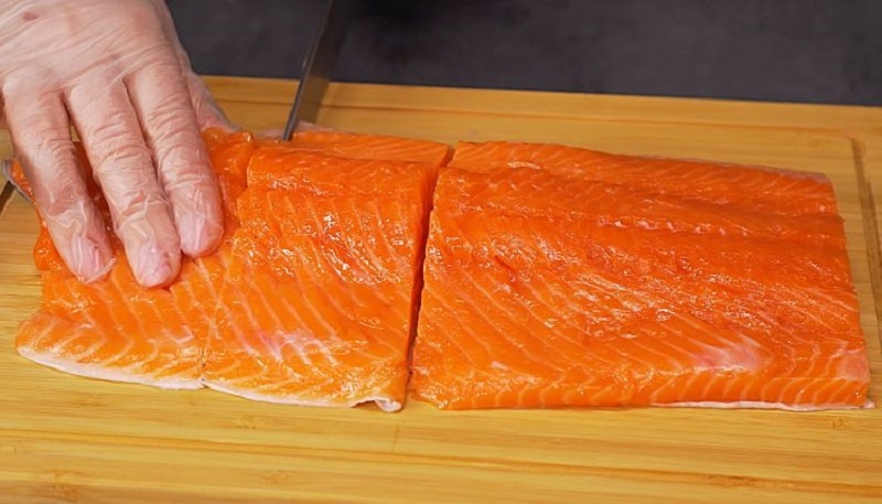 Жарим рыбу на бумаге для выпечки: нежный вкус и минимум масла 