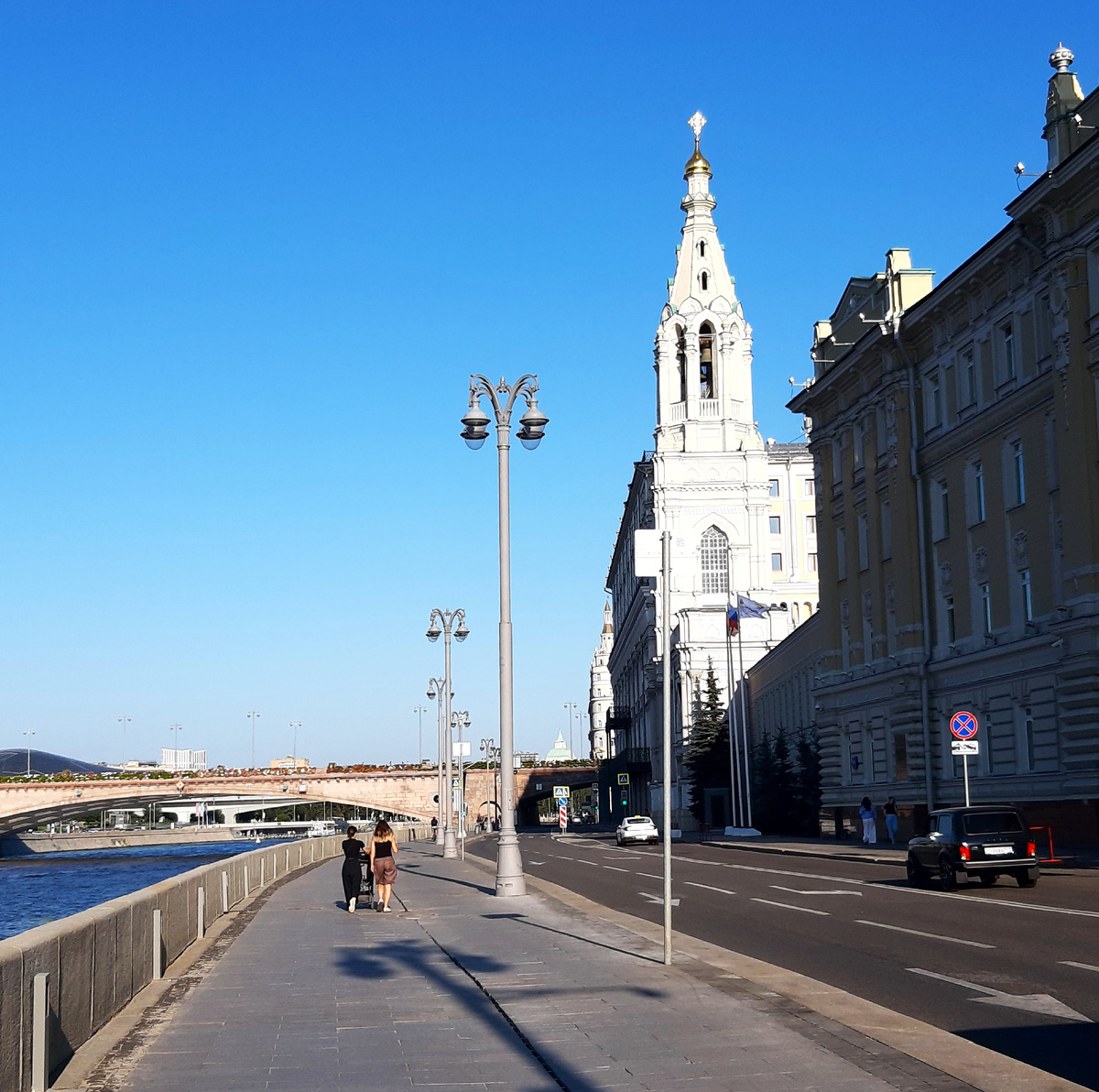 История Замоскворечья. Колокольня церкви Софии Премудрости Божией в Средних Садовниках. Софийская набережная.