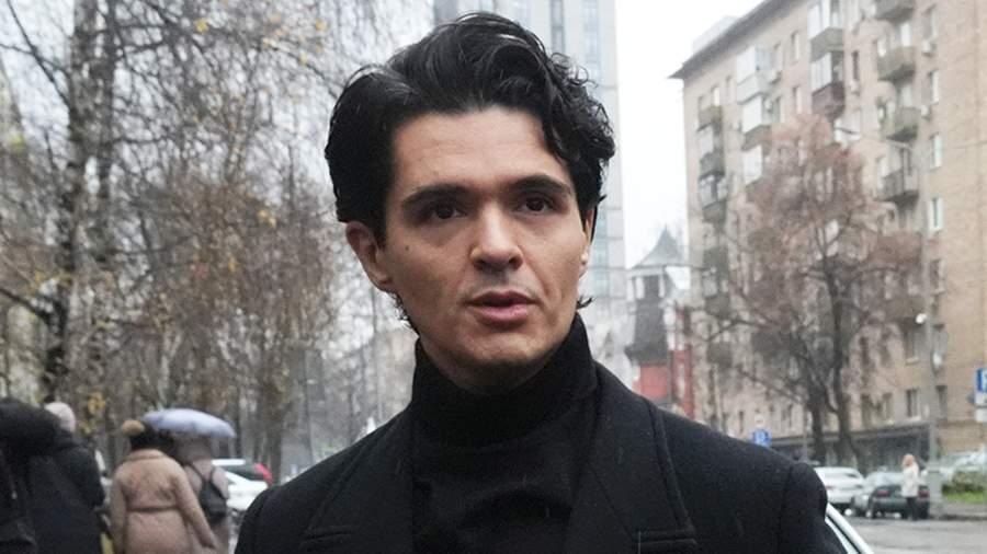 Возлюбленный Лерчек сообщил о её слепоте на один глаз