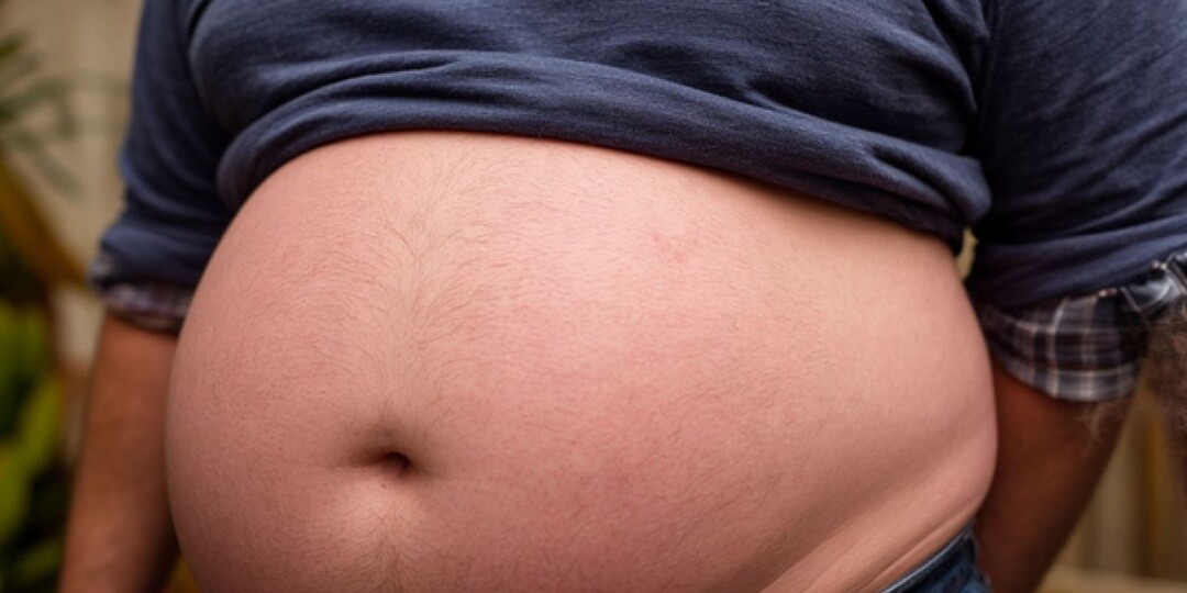 Минздрав назвал главный признак опасного ожирения у мужчин