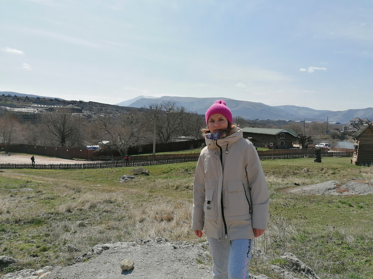 Зашли на территорию ландшафтно-рекреационного парка "Урочище "Кизил-Коба".  