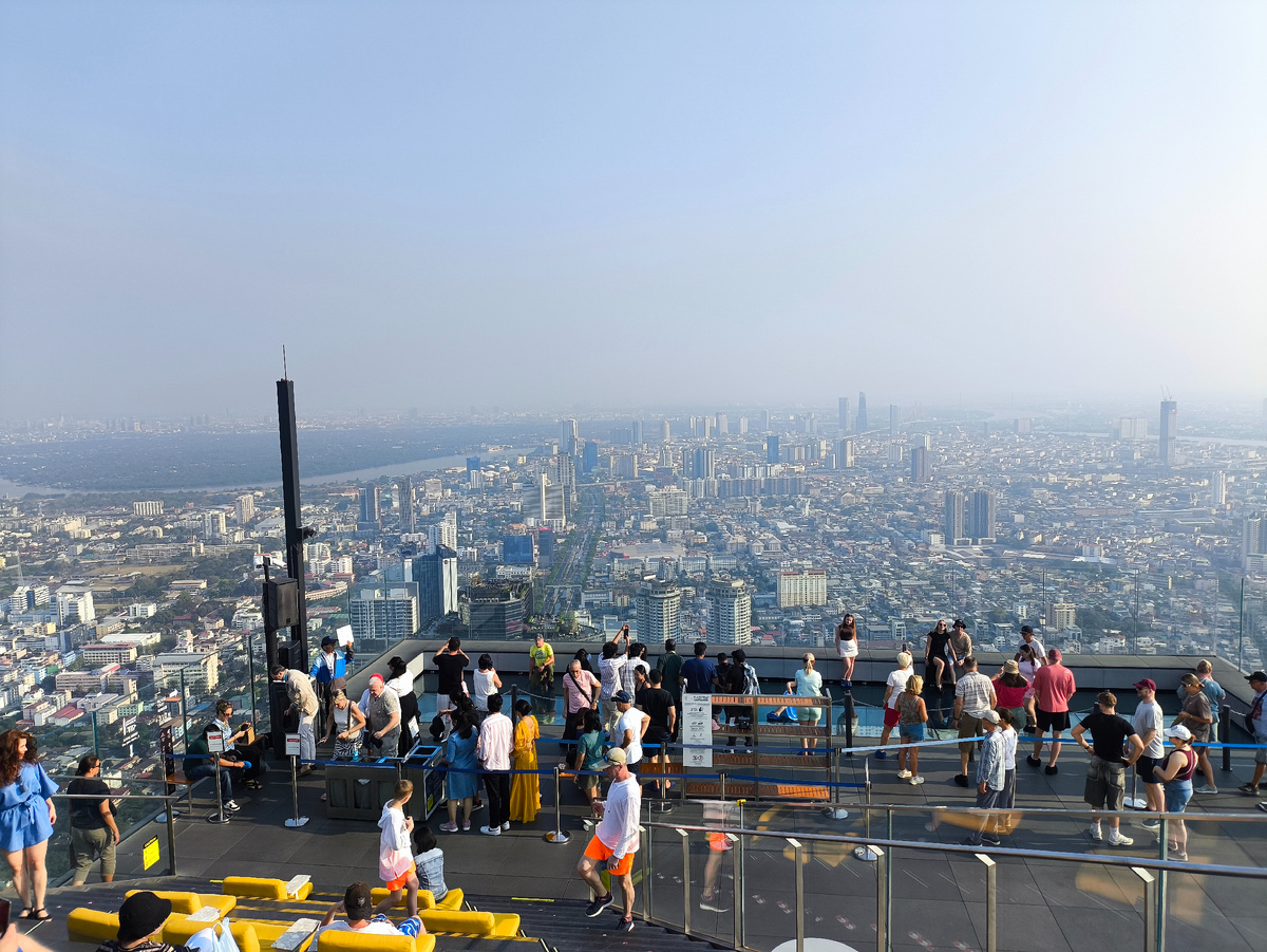 На крыше небоскрёба Маханкхон