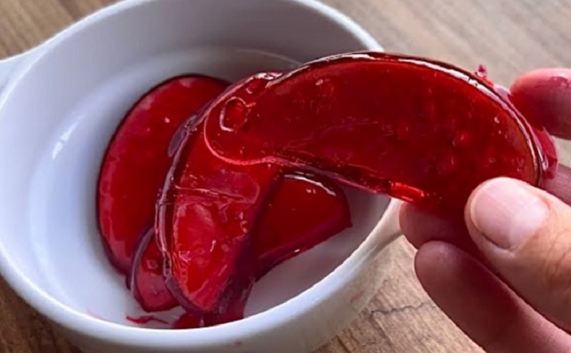 Яблочные леденцы: простой способ сделать из обычных яблок яркий десерт