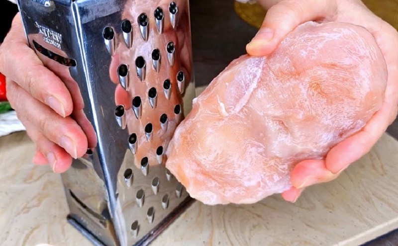 Тертый куриный пирог за 20 минут: сытная находка для занятых хозяек