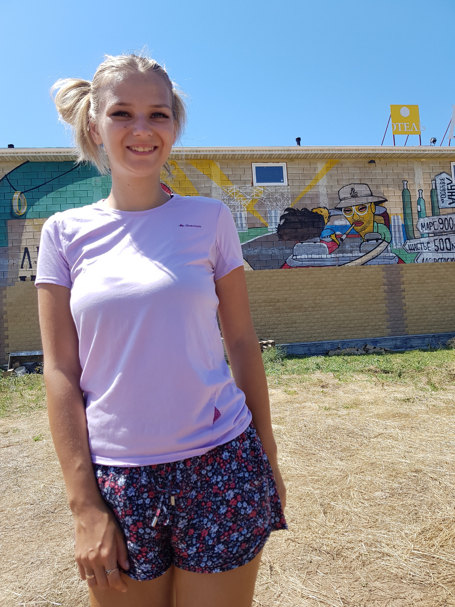 Легендарная стена(точней то что мы успели застать) в селе Поповка, там где проходил Казантип