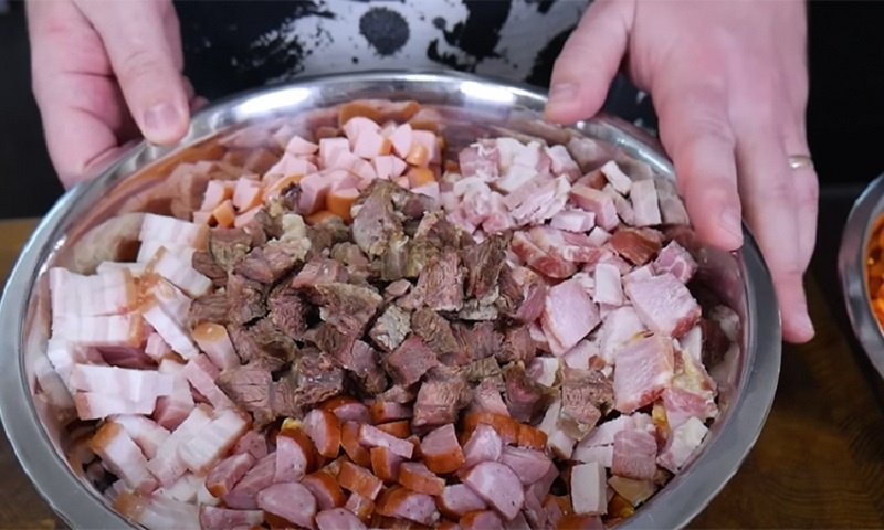 Солянку готовим в банках: секрет заготовки на скорую руку и ароматный суп без хлопот