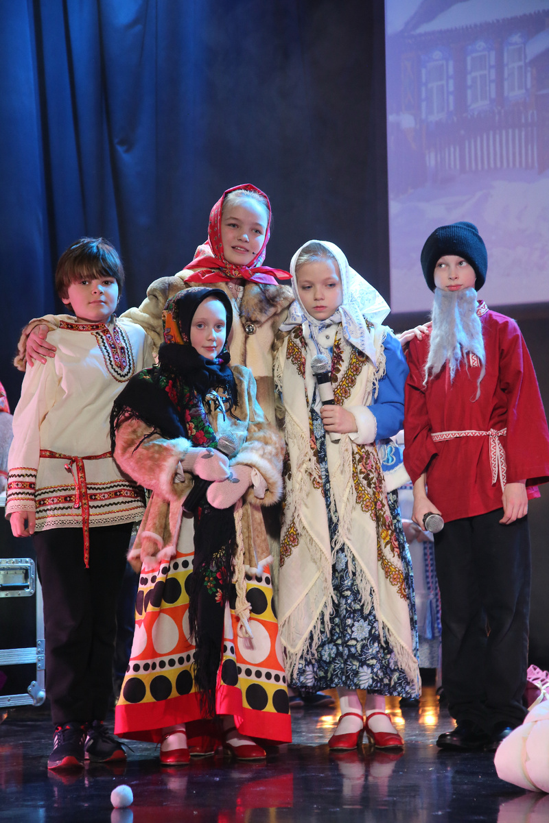 Сцена из спектакля «Морозко»: я в роли Марфуши.