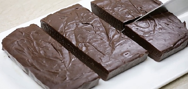 Десерт, который покорит любого: как сделать идеальный шоколадный торт без выпечки