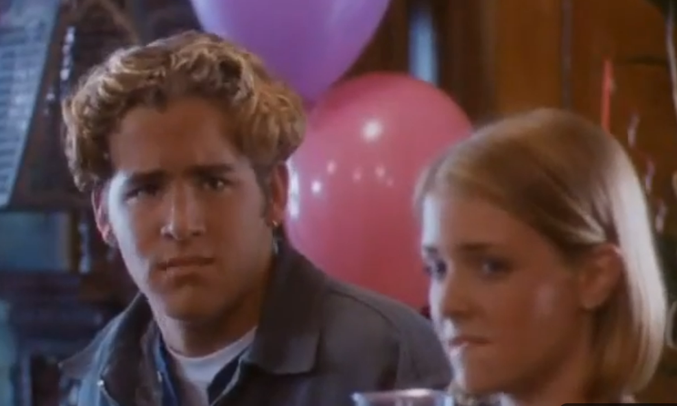 кадр из фильма Сабрина юная ведьмочка 1996 года