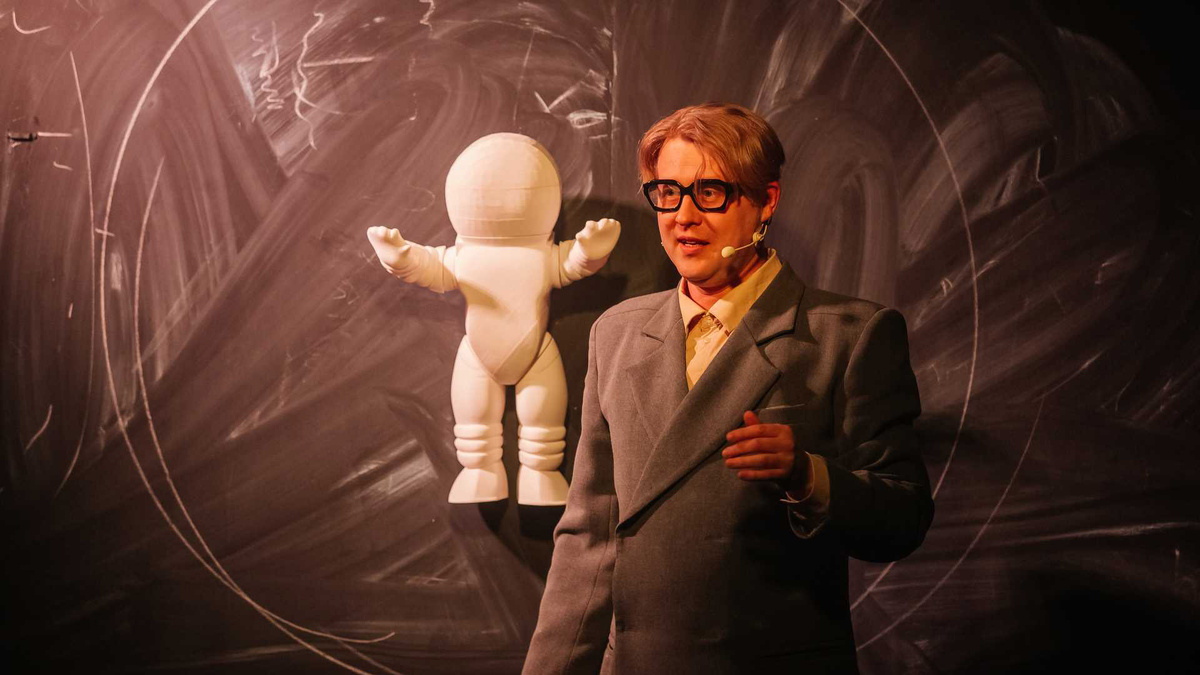    Артём Радостев в роли Стивена Хокинга © Лилия Бабурина