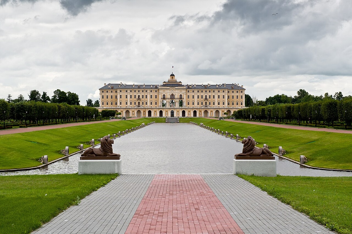 Константиновский дворец – Alexander Nikiforov on Wikipedia